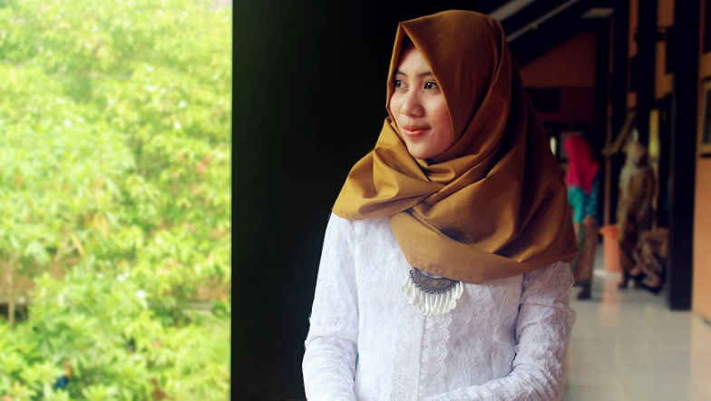 Hijab Tips to pull off a Long Haul Flight